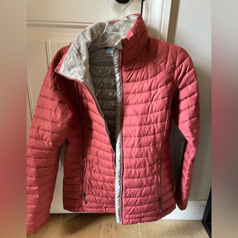 Columbia women’s coat. Omniheat reflective lining. Size small. Like new.